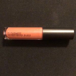 MAC Cosmetics Makeup - MAC Cremesheen Glass in Winter Warmer MAC Cosmetics Makeup - MAC Cremesheen Glass in Winter Warmer
